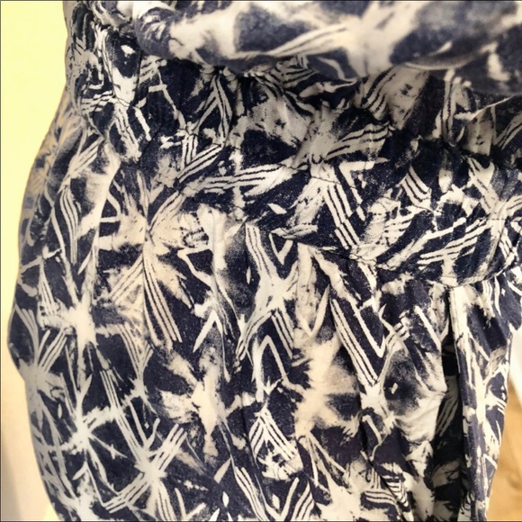 Mudd strapless printed blue and white casual jumpsuit small - Picture 11 of 13